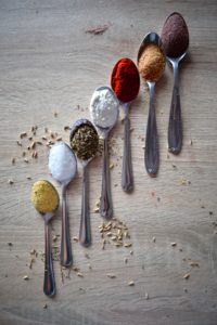 Spoons with bulk spices